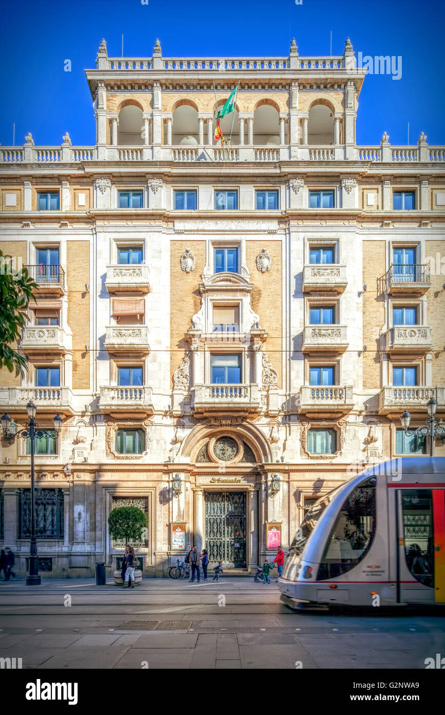 Banco Central Building (Projekt von Vicente Traver, 1952), heute Banco de Santander, Avenida De La Constitución, Sevilla Stockfoto