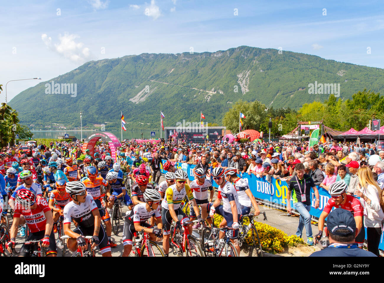 Farra Alpago See Santa Croce, Italien – 21. Mai 2016: zum Jahresbeginn die 99. Tour von Italien 2016 von Farra Alpago-Corvara. Stockfoto