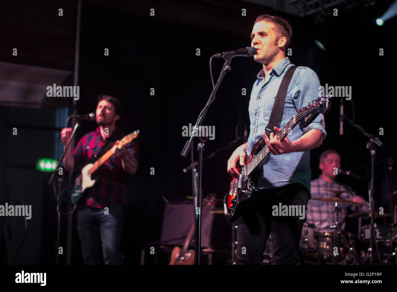 Hafen live im Konzert in der Glashütte in Derry. Stockfoto