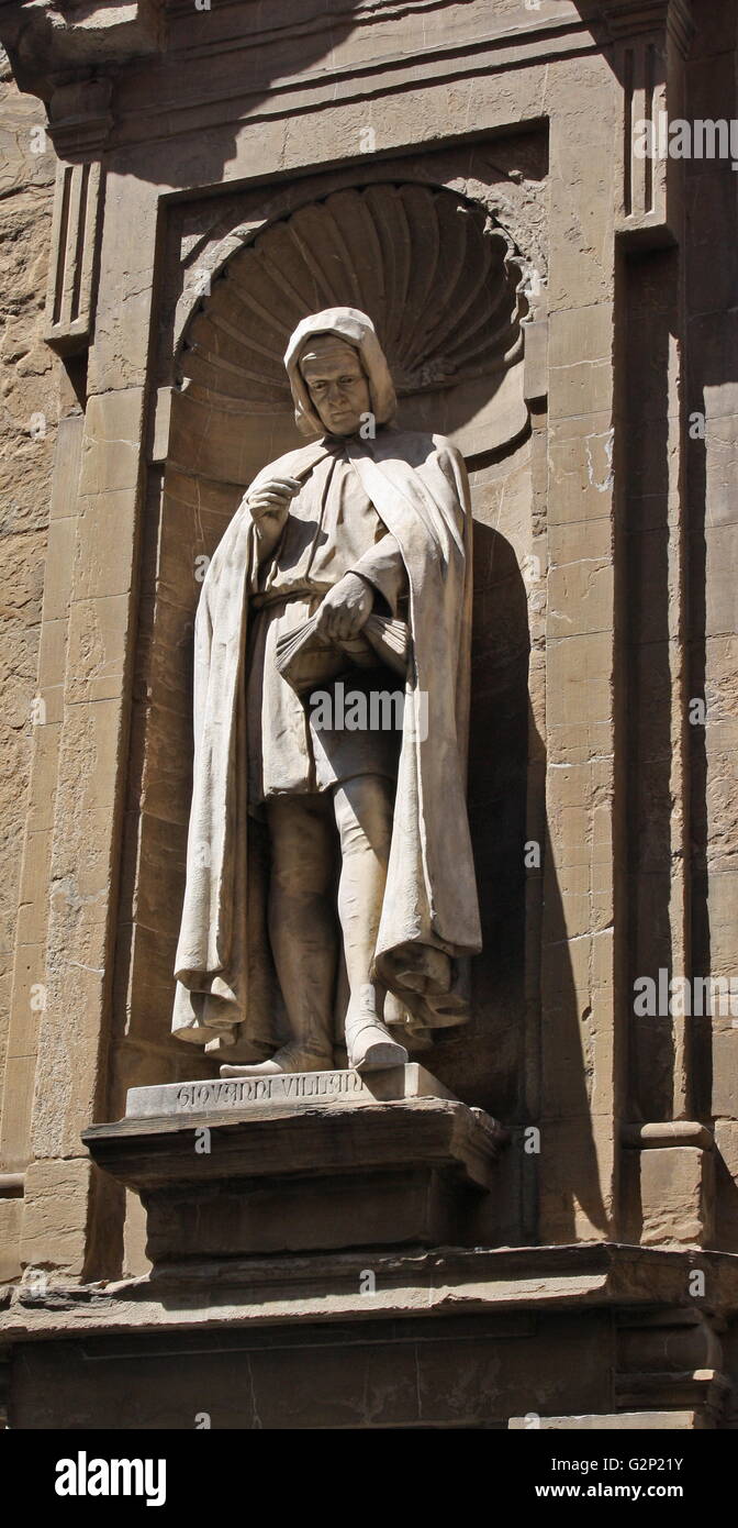 Architektonische Skulptur von Giovanni Villani, italienische Diplomat und Chronist, in der Nähe der Piazza della Signoria, Florenz, Italien. Aus Marmor. Stockfoto