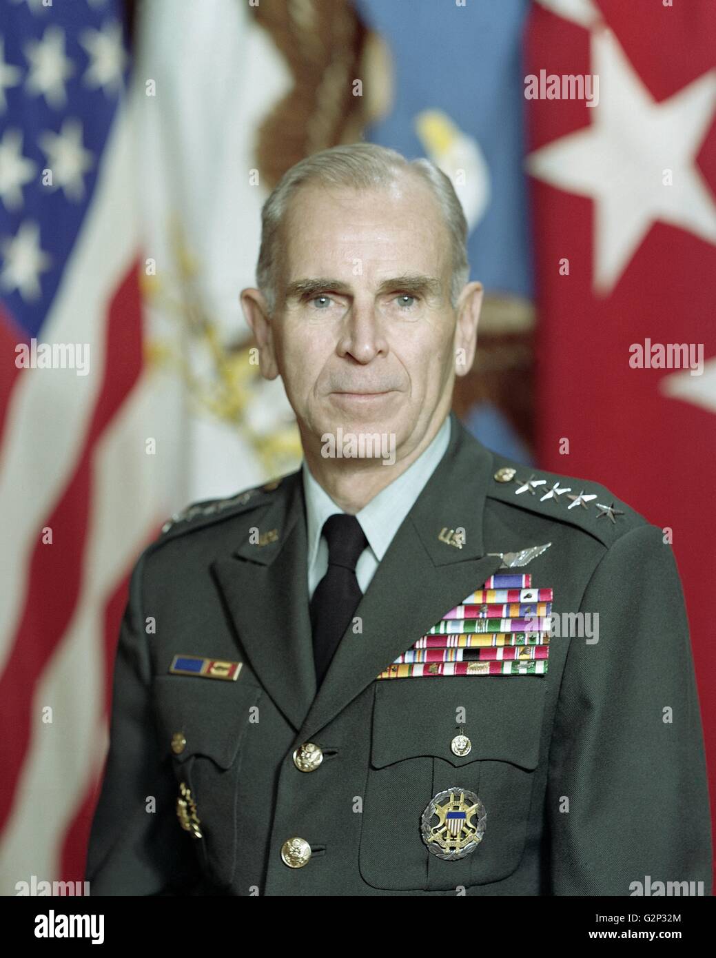 John William Vessey, Jr. (29. Juni 1922 geboren) ist ein pensionierter United States Army allgemein. Er diente, wie der Zehnte Vorsitzende des Generalstabs ab 18. Juni 1982 bis 30. September 1985. Stockfoto