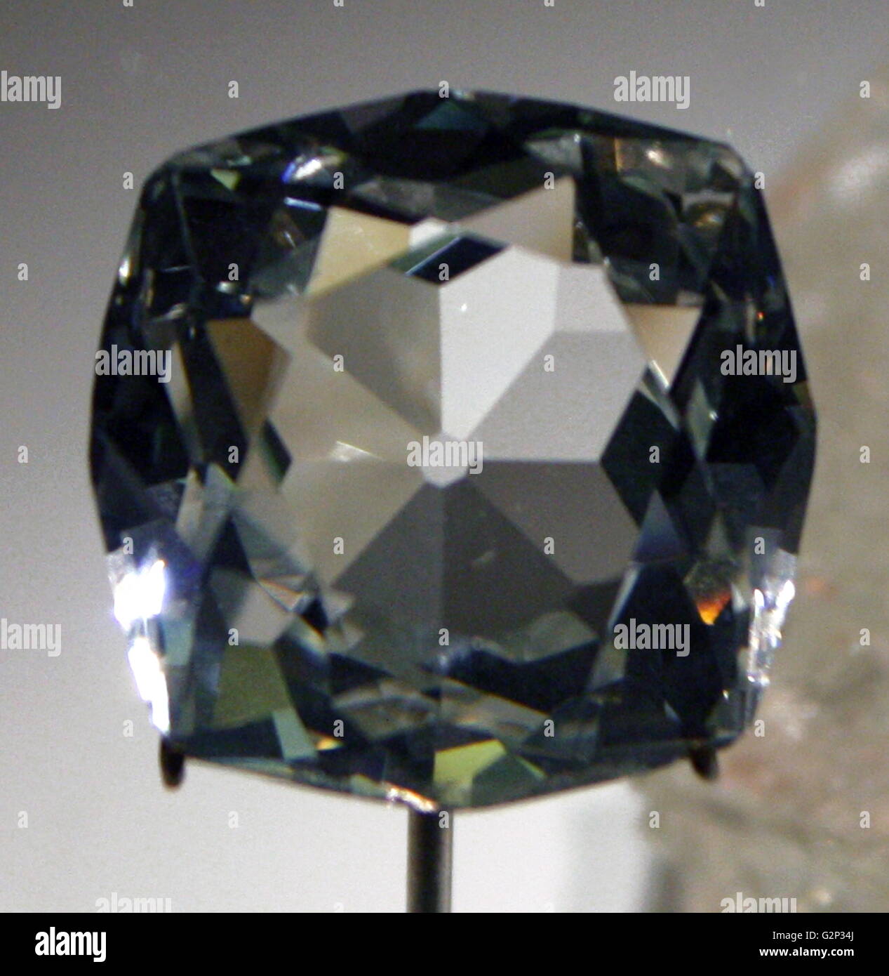 Die Scotch Koh-i-Noor. 88 karat Goshenit Beryll. Geätzte Kristall. Ursprünglich als aus Schottland gefördert, ist aber aus Brasilien wahrscheinlicher. Seltene und farblos. Stockfoto