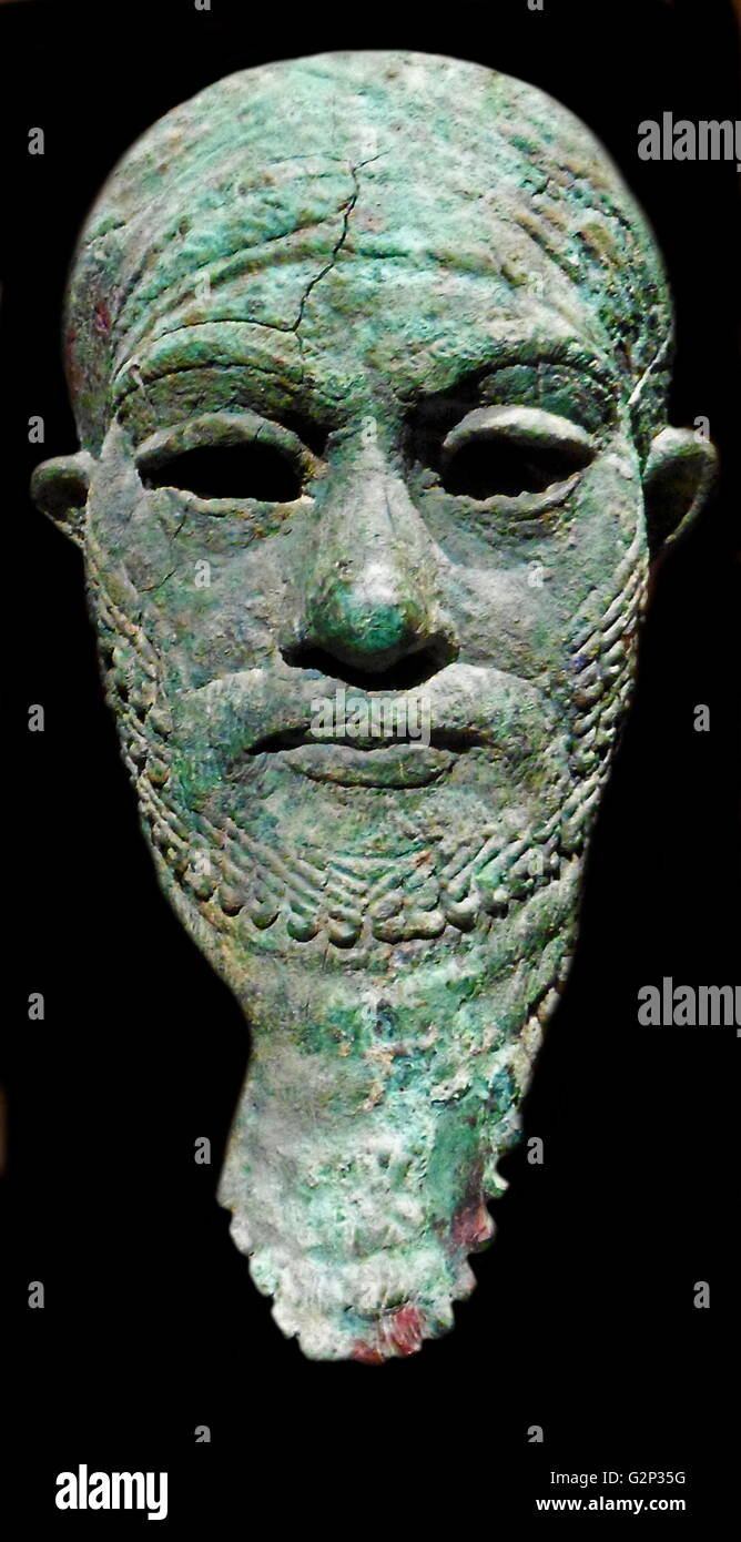 Kopf eines Lineals. Arsenhaltiges Kupfer Skulptur, möglicherweise Iranischen. Ca. 2300-2000 v. Chr.. Wahrscheinlich in einem Tempel von irgendeiner Art angezeigt. Stockfoto