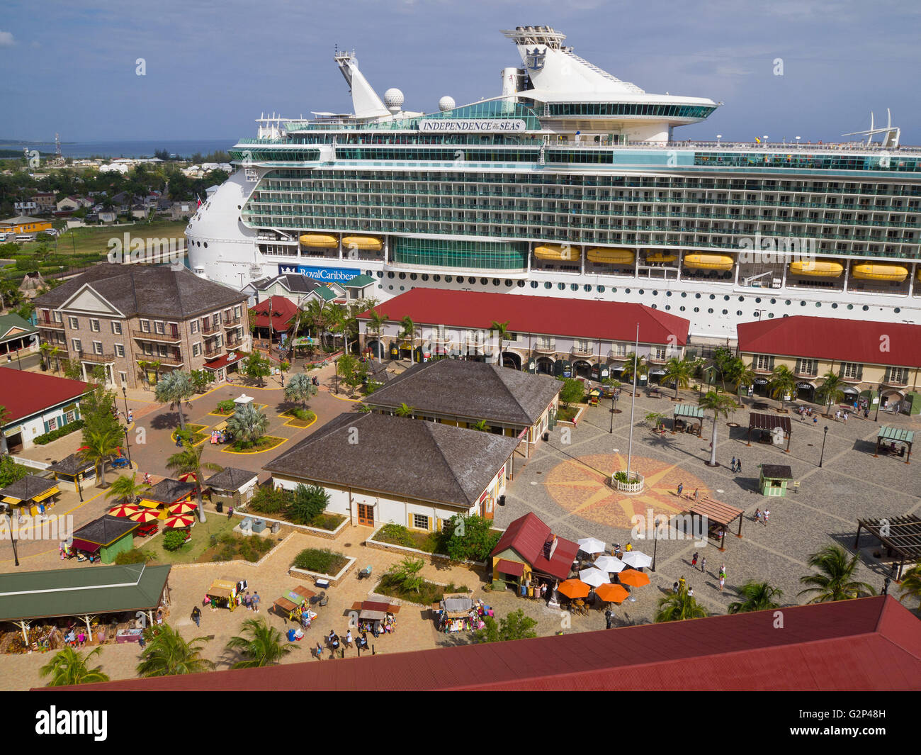 Kreuzfahrt-Hafen Falmouth Jamaika mit Kreuzfahrtschiff Stockfoto