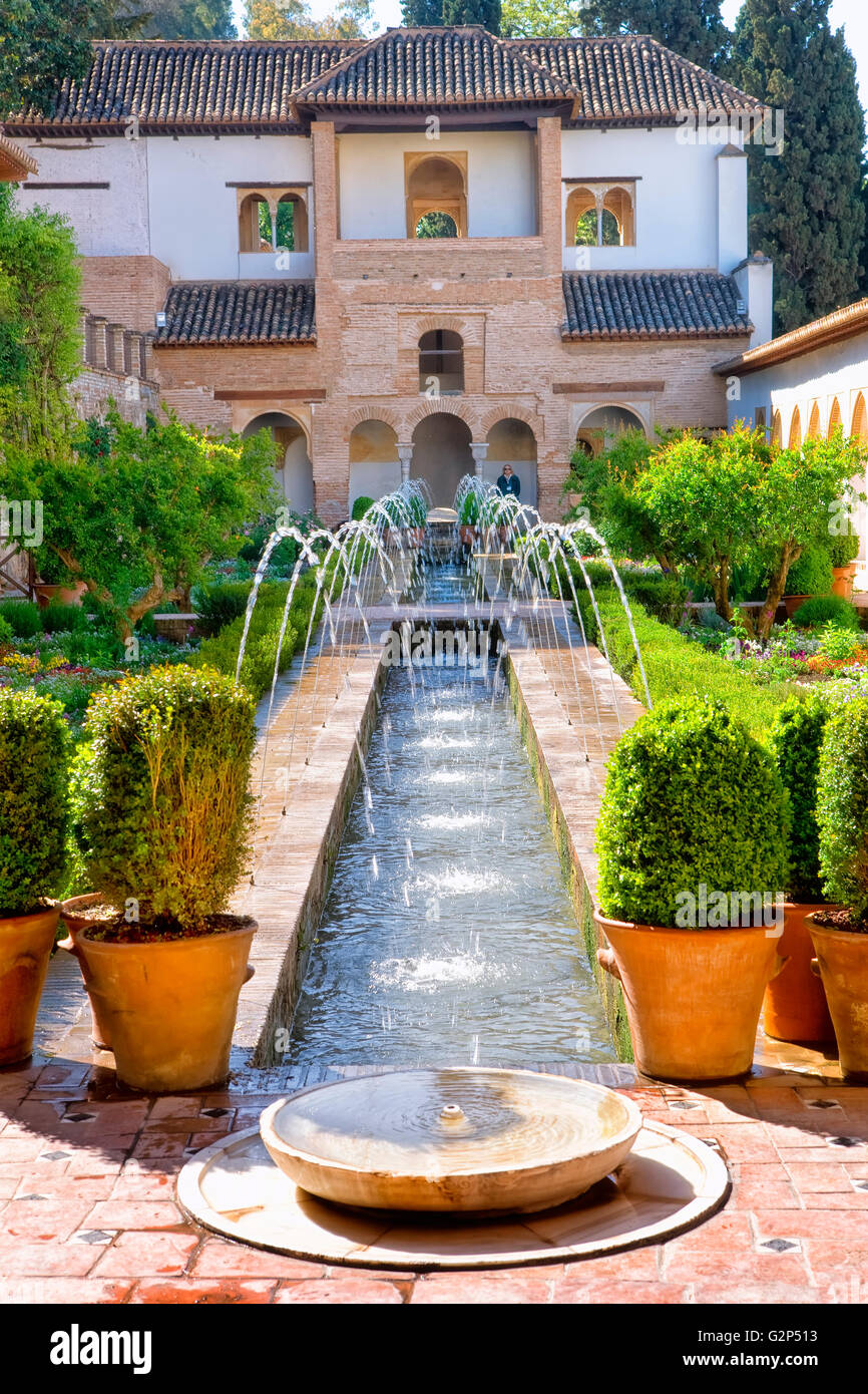 Patio De La Acequia in den Gärten des Generalife, Alhambra-Palast Stockfoto Patio De La Acequia in den Gärten des Generalife, Alhambra-Palast Stockfoto