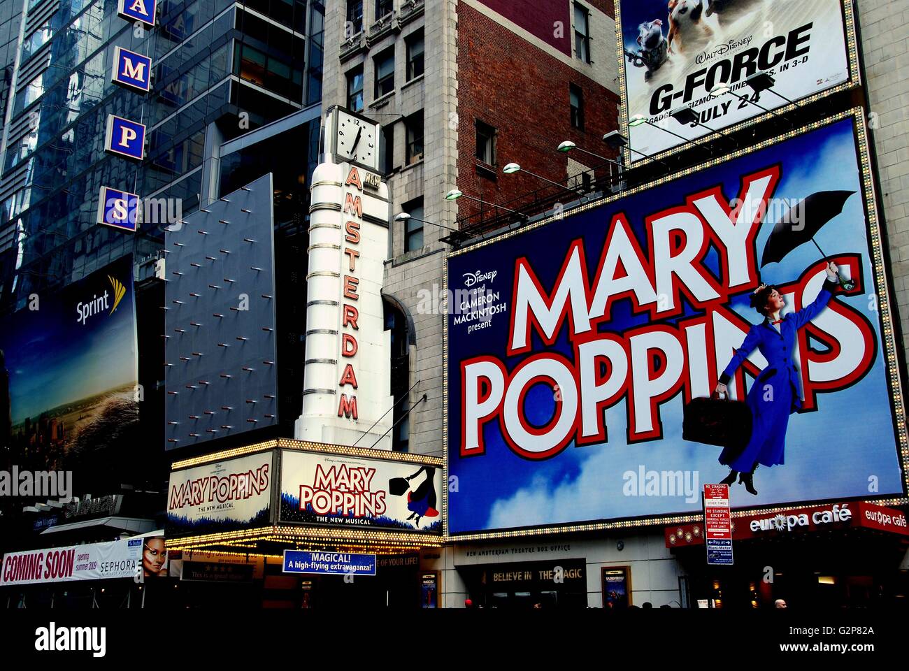New York City das legendäre New Amsterdam Theater am West 42nd Street, Heimat für das Broadway-Musical "Mary Poppins" Stockfoto