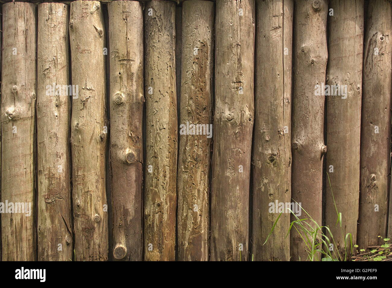 Altholz, Palisade, Zaun Stockfoto, Bild: 104985869 - Alamy