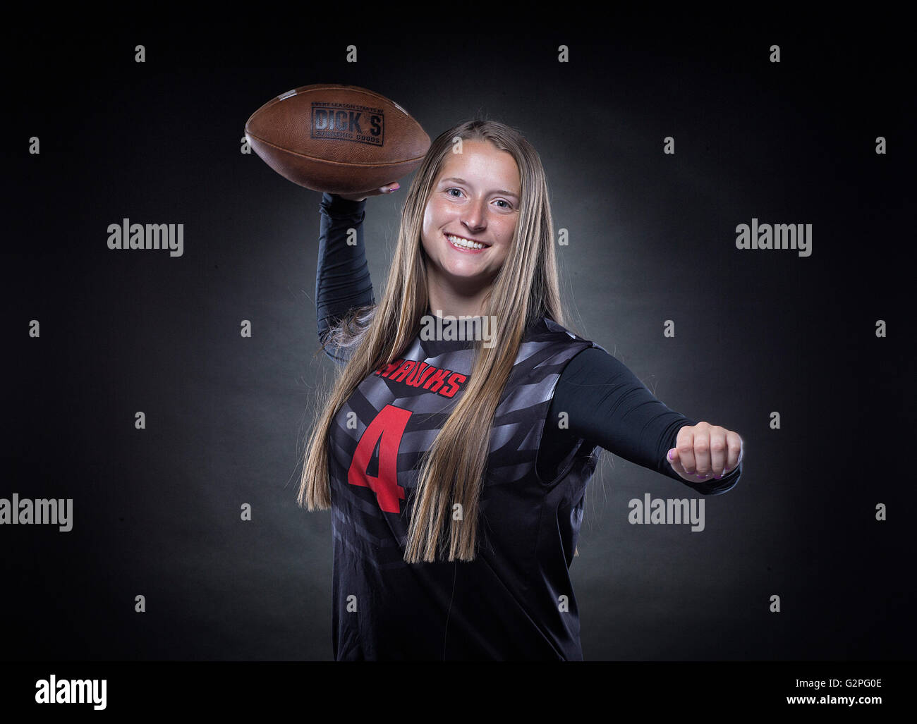 Florida, USA. 1. Juni 2016. All-Area-Flag-Football-Spieler des Jahres Madeline Harding der Seminole Ridge High School 1. Juni 2016. Damon Higgins/The Palm Beach Post © Damon Higgins/der Palm Beach Post/ZUMA Draht/Alamy Live-Nachrichten Stockfoto