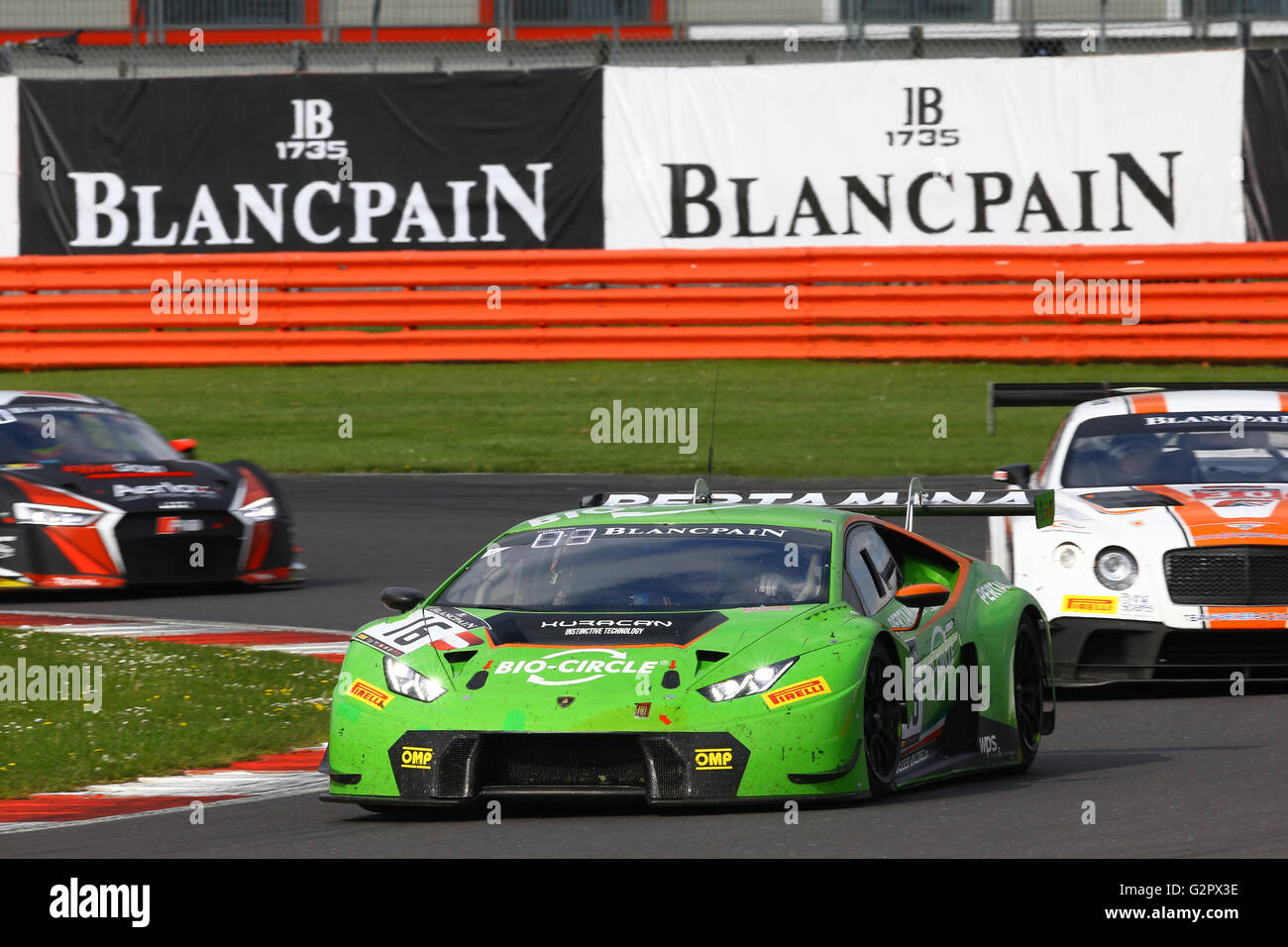 Silverstone Circuit, Northants, Großbritannien. 15. Mai 2016. Blancpain Endurance Motorsport-Serie. #16 GRT GRASSER RACING TEAM (AUT) LAMBORGHINI HURACAN GT3 ROLF INEICHEN (CHE) JEROEN BLEEKEMOLEN (NDL) MIRKO BORTOLOTTI (ITA) © Aktion Plus Sport/Alamy Live-Nachrichten Stockfoto