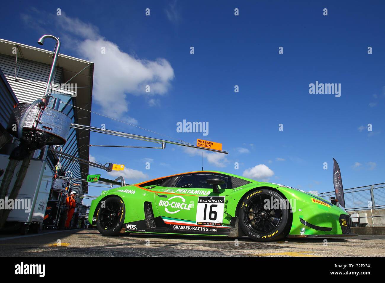 Silverstone Circuit, Northants, Großbritannien. 15. Mai 2016. Blancpain Endurance Motorsport-Serie. #16 GRT GRASSER RACING TEAM (AUT) LAMBORGHINI HURACAN GT3 ROLF INEICHEN (CHE) JEROEN BLEEKEMOLEN (NDL) MIRKO BORTOLOTTI (ITA) © Aktion Plus Sport/Alamy Live-Nachrichten Stockfoto