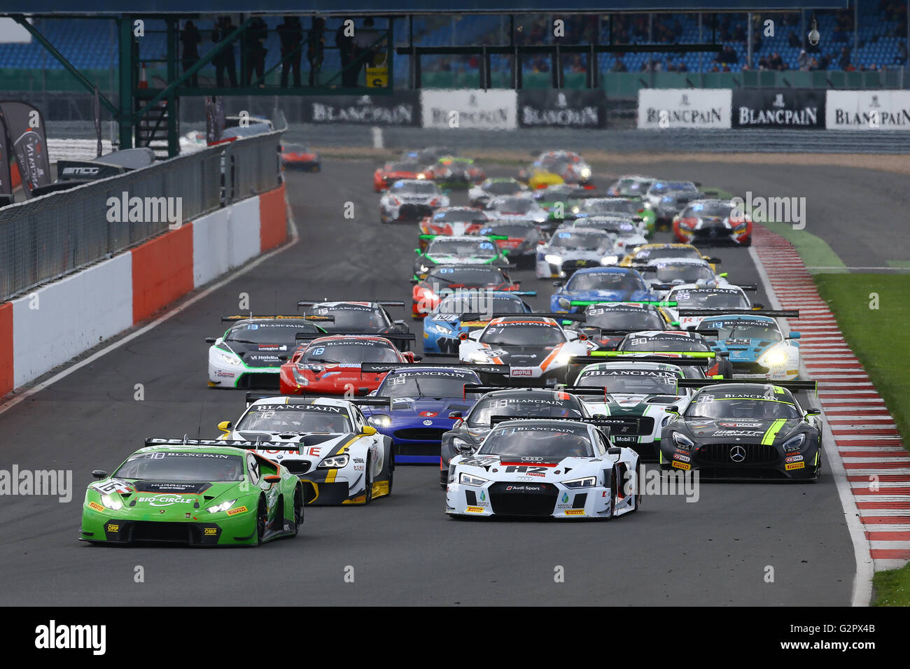 Silverstone Circuit, Northants, Großbritannien. 15. Mai 2016. Blancpain Endurance Motorsport-Serie. #16 GRT GRASSER RACING TEAM (AUT) LAMBORGHINI HURACAN GT3 ROLF INEICHEN (CHE) JEROEN BLEEKEMOLEN (NDL) MIRKO BORTOLOTTI (ITA) © Aktion Plus Sport/Alamy Live-Nachrichten Stockfoto