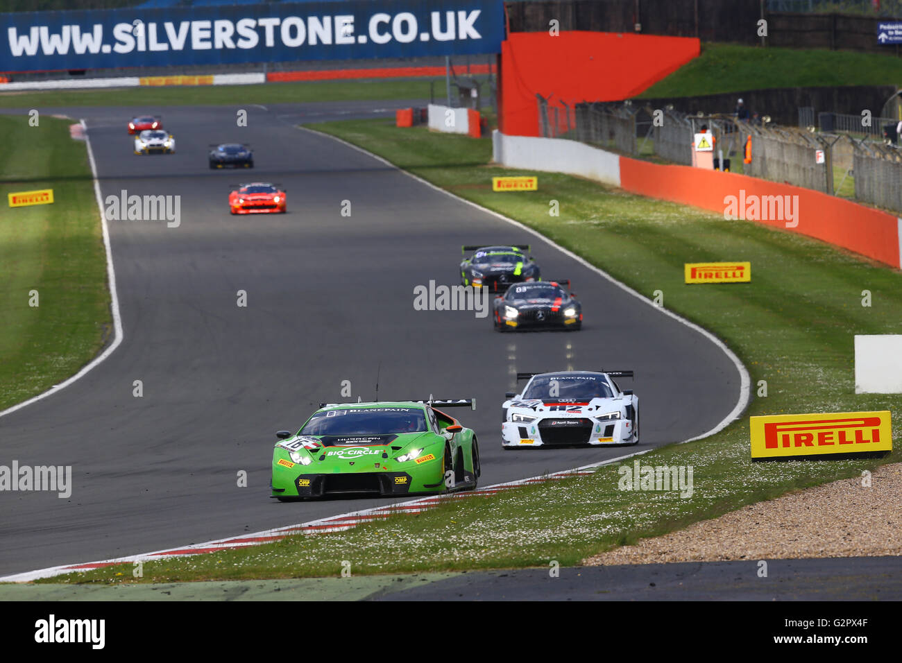 Silverstone Circuit, Northants, Großbritannien. 15. Mai 2016. Blancpain Endurance Motorsport-Serie. #16 GRT GRASSER RACING TEAM (AUT) LAMBORGHINI HURACAN GT3 ROLF INEICHEN (CHE) JEROEN BLEEKEMOLEN (NDL) MIRKO BORTOLOTTI (ITA) © Aktion Plus Sport/Alamy Live-Nachrichten Stockfoto