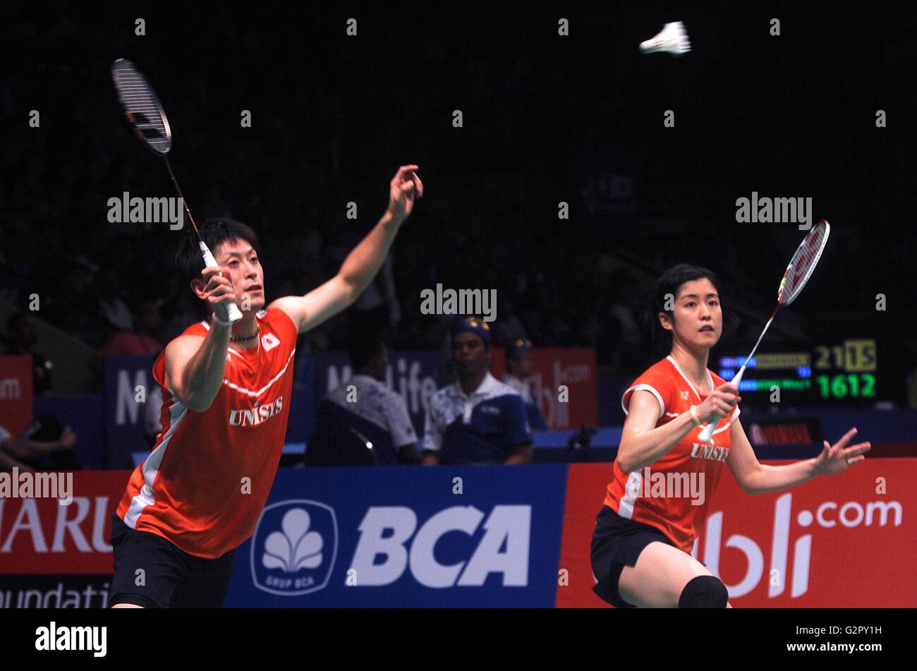 Jakarta, Indonesien am 2. Juni 2016. Ko Su Hyun/Kim Ha Na Korea gewinnen 27-25 und 21-19. 2. Juni 2016. Kenta Kazuno & Ayane Kurihara (JPN) Badminton: Kenta Kazuno/Ayune Kurihara Japans trifft eine Rückkehr gegen Ko Su Hyun/Kim Ha Na Korea im gemischten Doppel in die Indonesia Open 2016 in Jakarta, Indonesien auf 2. Juni 2016. Ko Su Hyun/Kim Ha Na Korea gewinnen 27-25 und 21-19. © P Hardi Subiantoro/Sijori Bilder/AFLO/Alamy Live News Stockfoto