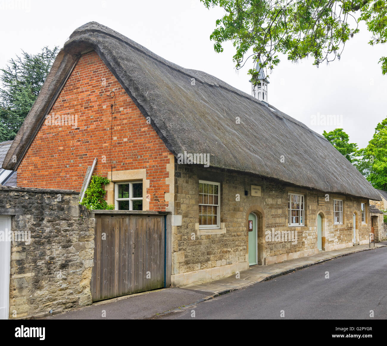 OXFORD CITY DAS KIRCHGEMEINDEHAUS UND OLDSCHOOL AN IFFLEY Stockfoto