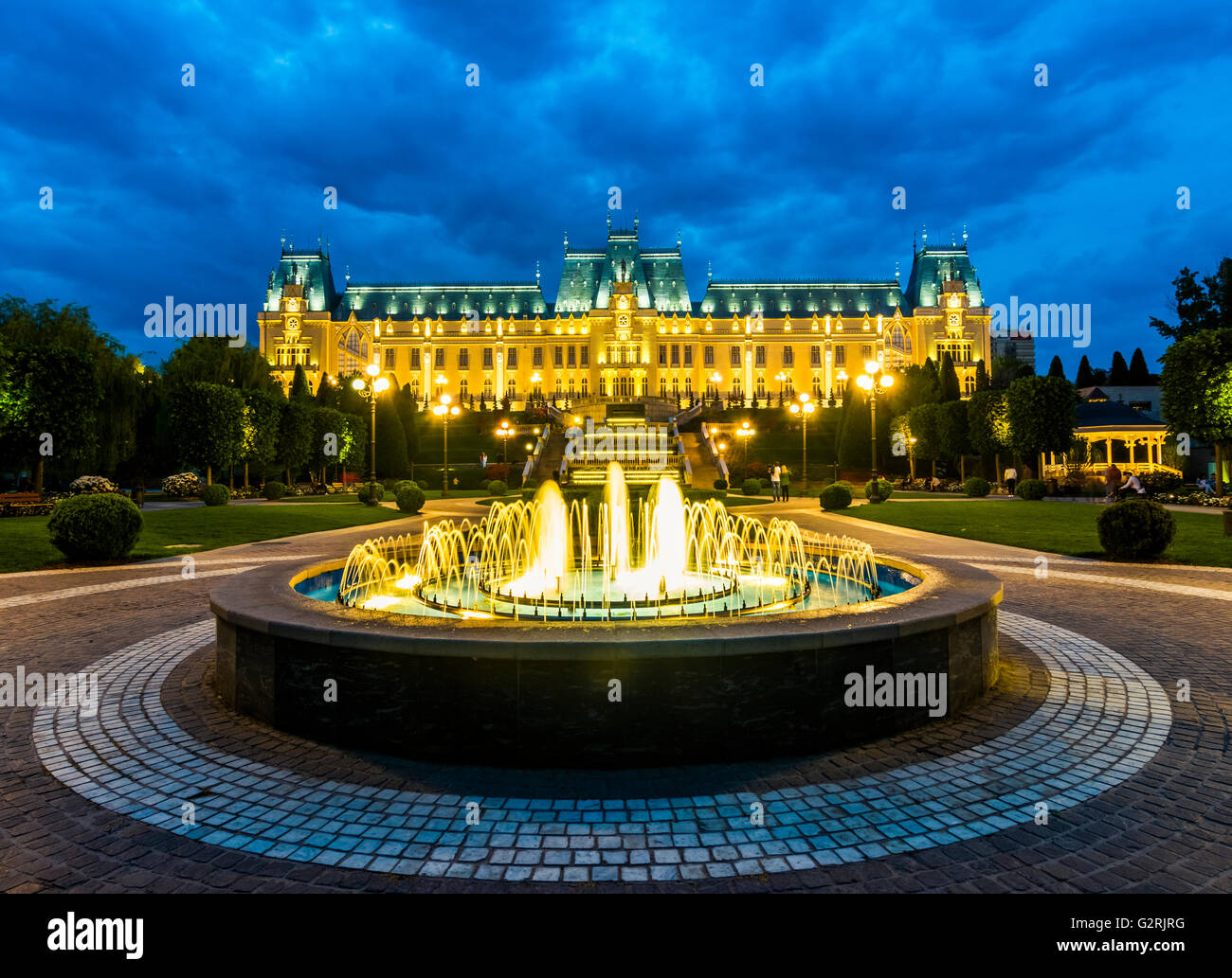 Straßenansicht der The Palace of Culture, ein Gebäude in Iasi, Rumänien. Das Gebäude diente als Administrative Palast und dann Palace Stockfoto