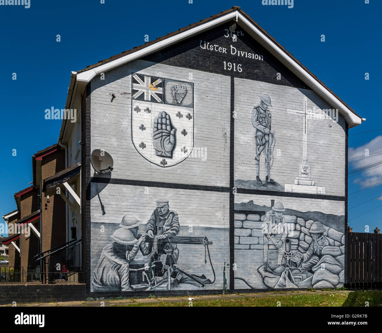 36. Ulster Division Wandgemälde im Loyalist Monkstown Anwesen in der Nähe von Newtownabbey. Stockfoto