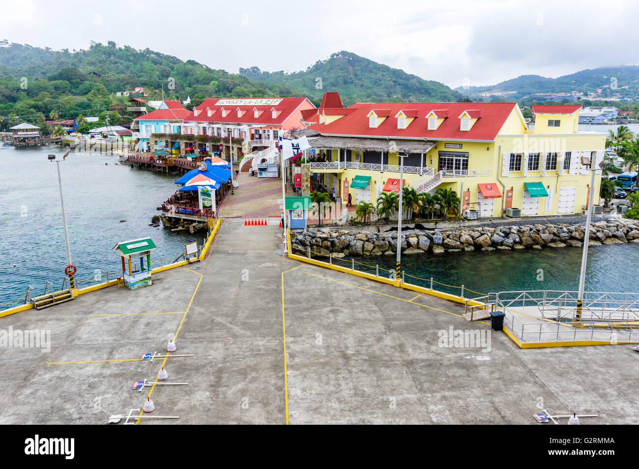Roatan Stadtzentrum Einkaufsviertel, Hafen von Roatan, Honduras Stockfoto