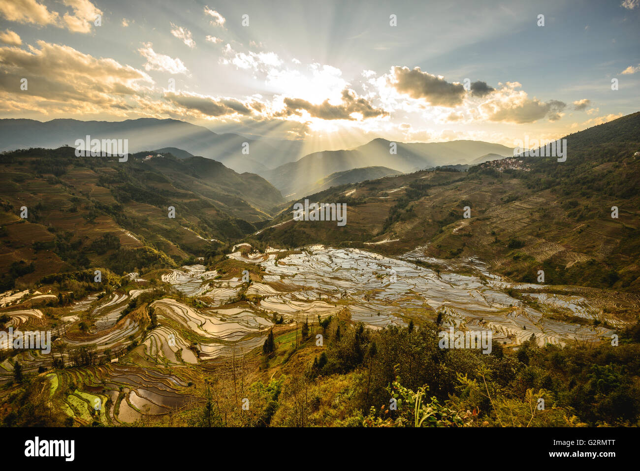 Sonnenuntergang über den Tiger Mund Reis Felder in Yuanyang Stockfoto