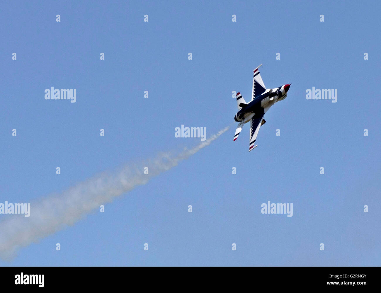 USAF Thunderbirds Air Demonstration Team fliegt am Tag der offenen Tür Wochenende Shaw Air Force Base South Carolina Stockfoto