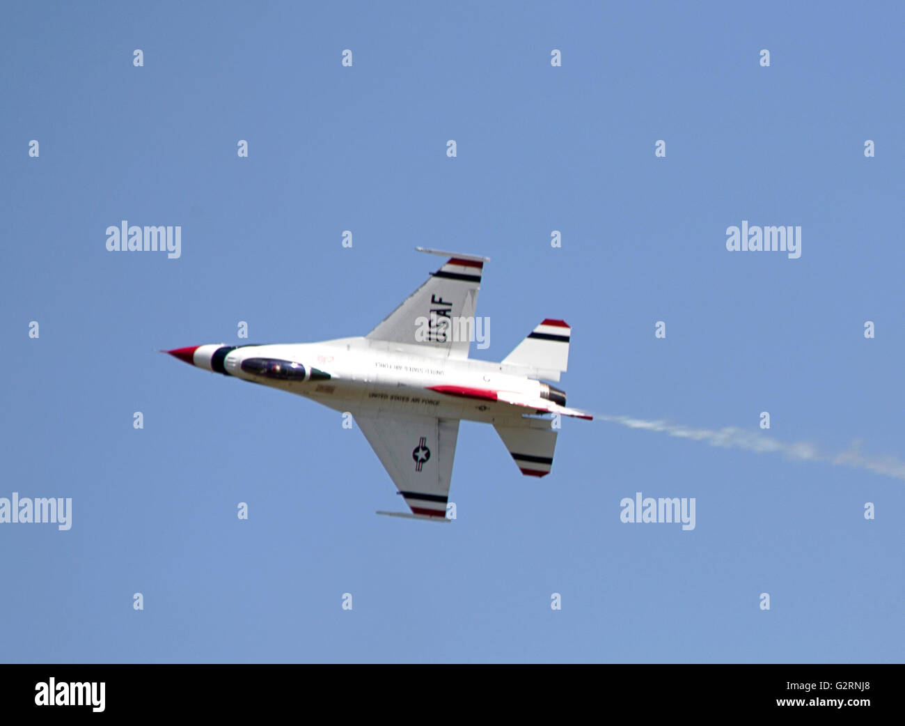 USAF Thunderbirds Air Demonstration Team fliegt am Tag der offenen Tür Wochenende Shaw Air Force Base South Carolina Stockfoto