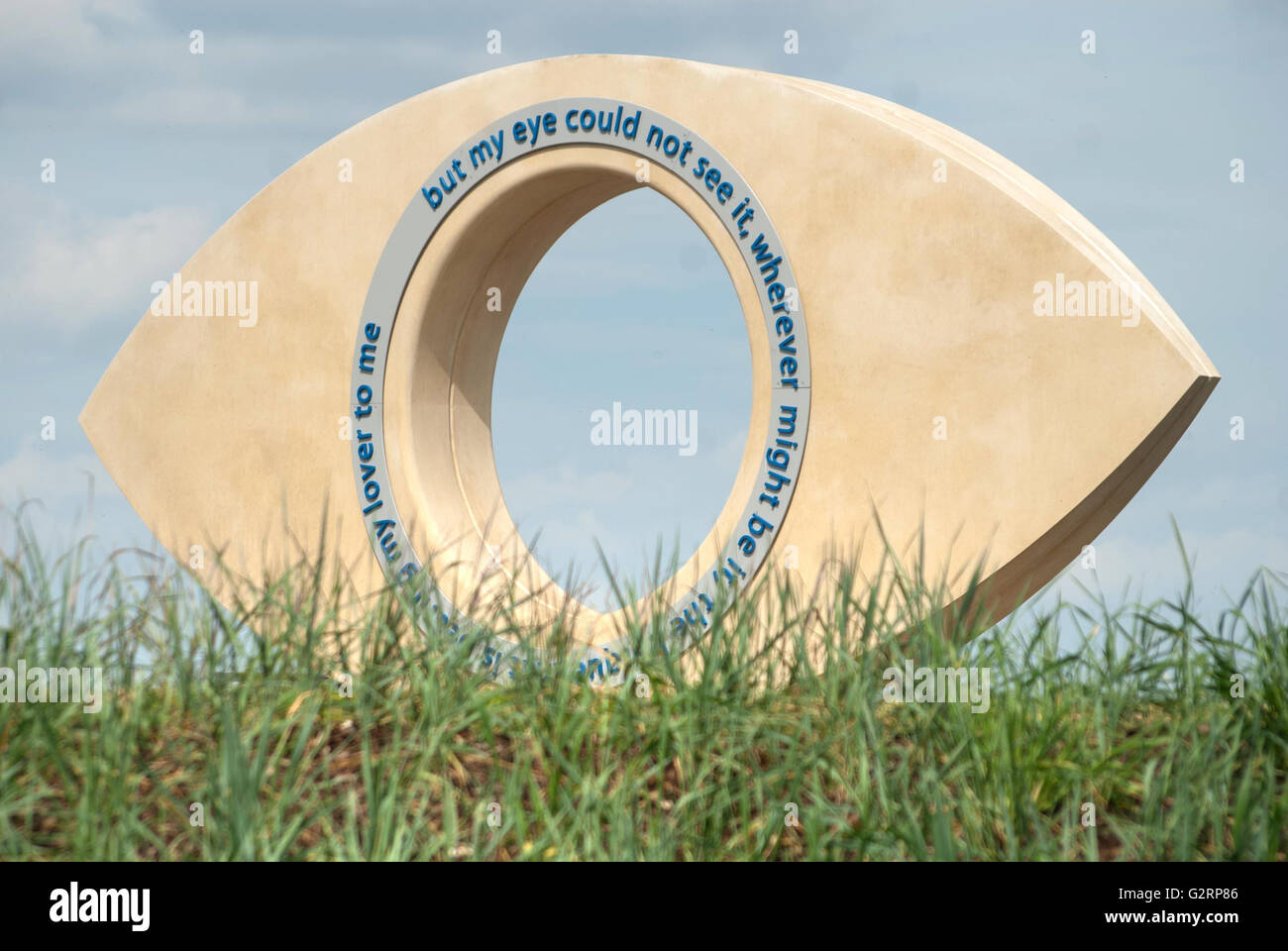 "Das Auge" des Bildhauers Stephen Broadbent, Littlehaven Promenade, South Shields Stockfoto