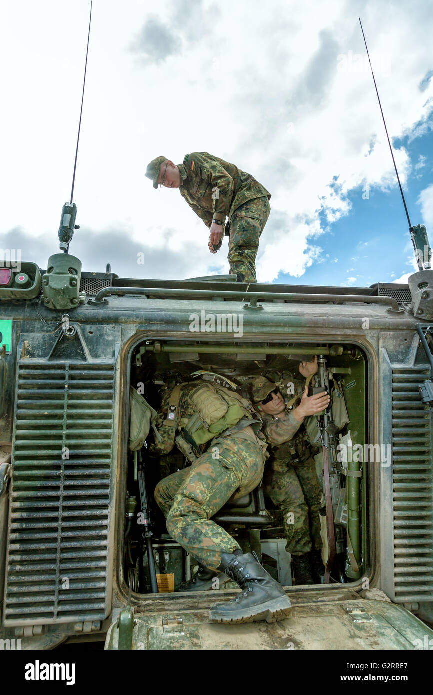 Gardelegen, Deutschland, Panzer Grenadier-Kompanie in einer Praxis auf dem Truppenübungsplatz Altmark Stockfoto