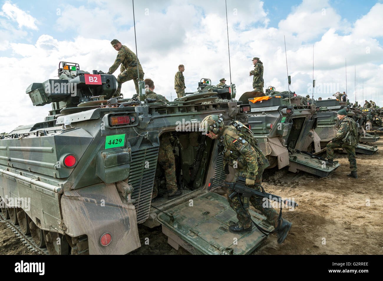 Gardelegen, Deutschland, Panzer Grenadier-Kompanie in einer Praxis auf dem Truppenübungsplatz Altmark Stockfoto