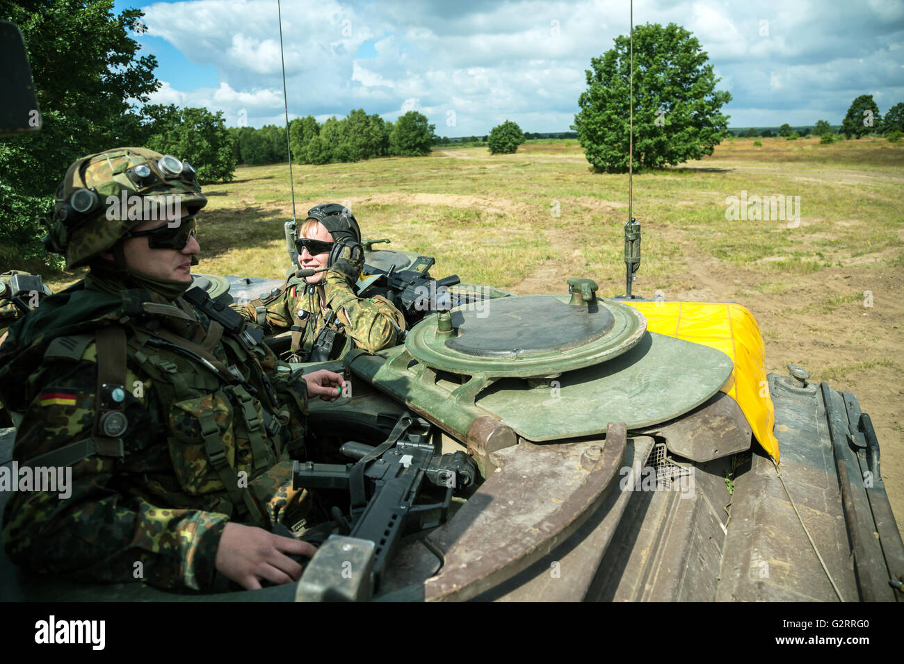 Gardelegen, Deutschland, Panzer Grenadier-Kompanie in einer Praxis auf dem Truppenübungsplatz Altmark Stockfoto