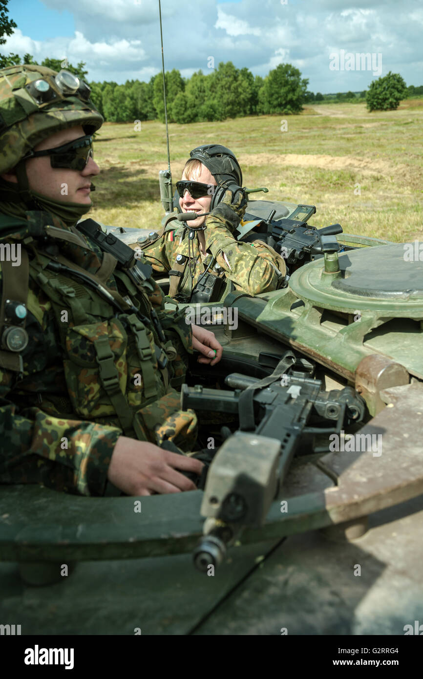 Gardelegen, Deutschland, Panzer Grenadier-Kompanie in einer Praxis auf dem Truppenübungsplatz Altmark Stockfoto