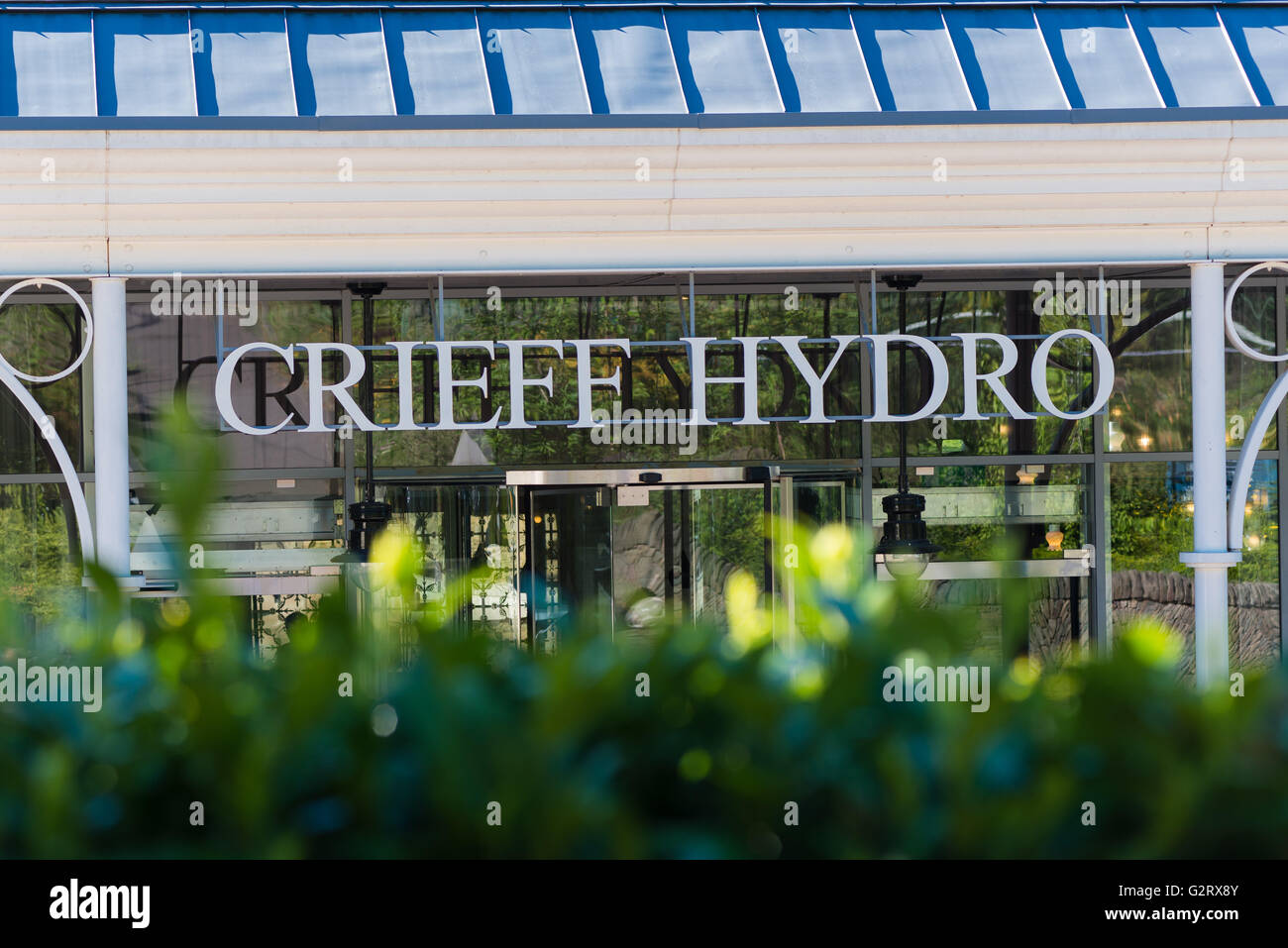 Crieff Hydro-Schild vor Haupteingang Stockfoto