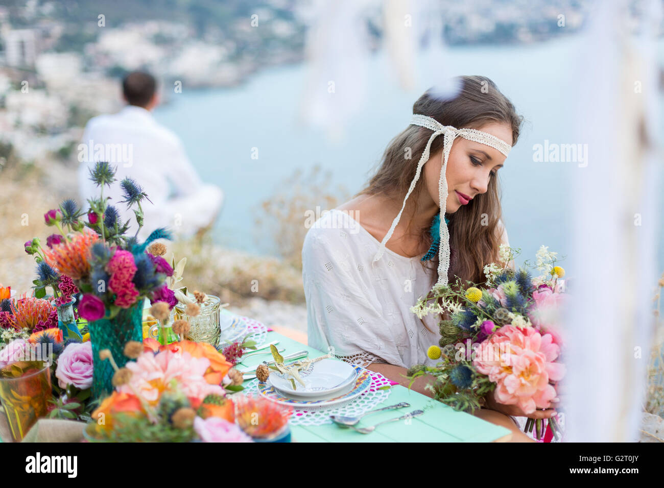 Mädchen mit einer Hochzeit Bouquet Boho-Stil Stockfoto