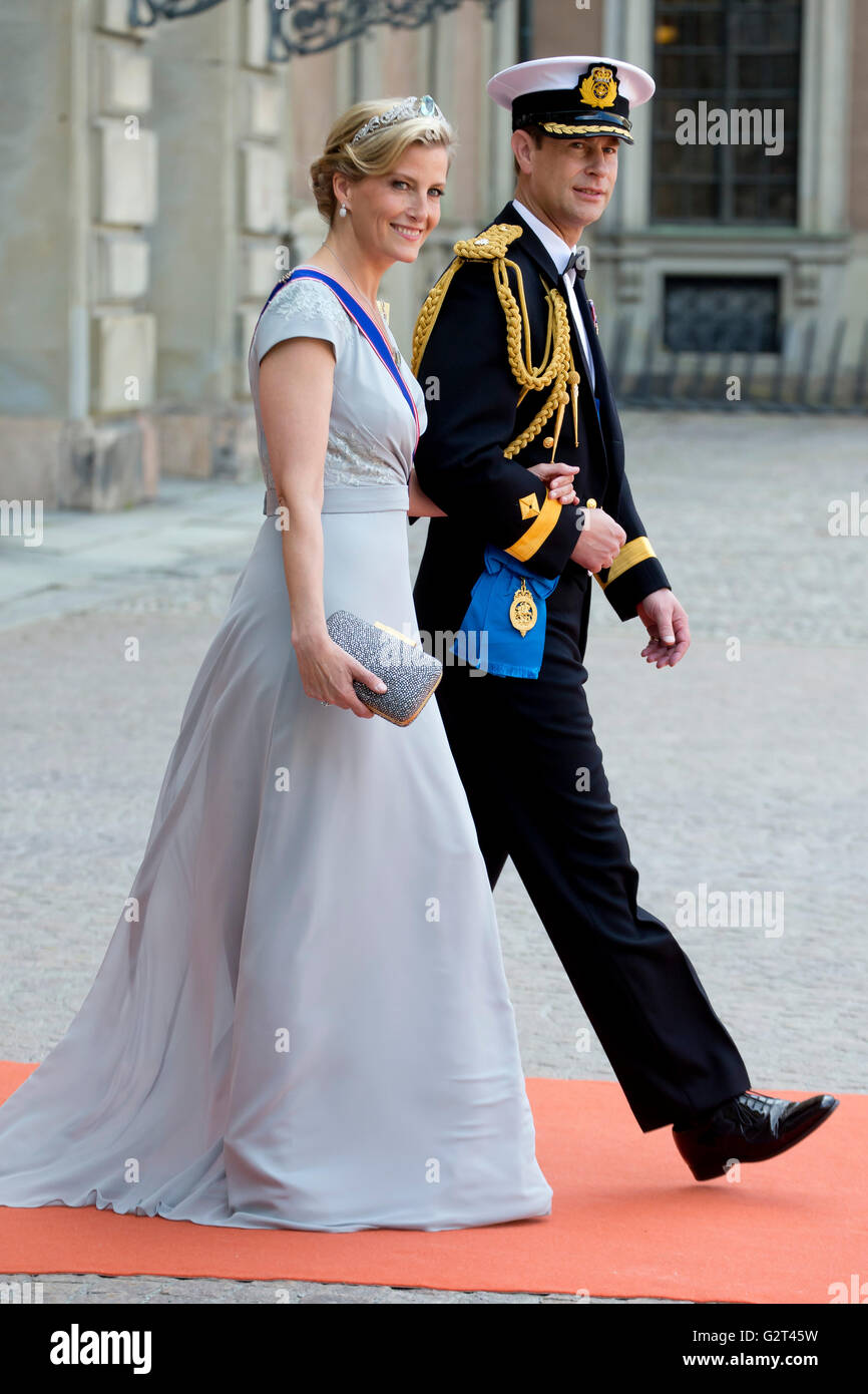 Edward, Earl of Wessex und die Gräfin von Wessex, Teilnahme an der Hochzeit von Prinz Carl Philip von Schweden und Sofia Hellqvist Stockfoto