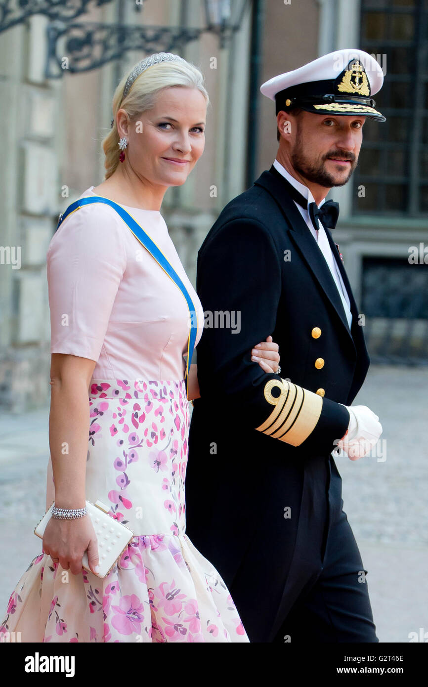Kronprinz Haakon & Kronprinzessin Mette-Marit von Norwegen, bei der Hochzeit von Prinz Carl Philip von Schweden bis Sofia Hellqvist Stockfoto