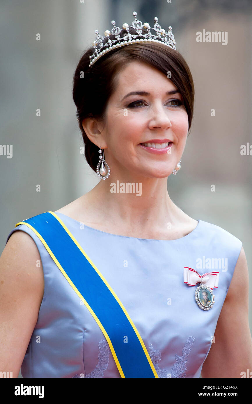 Kronprinzessin Mary von Dänemark, besucht die Hochzeit von Prinz Carl Philip von Schweden und Sofia Hellqvist Stockfoto