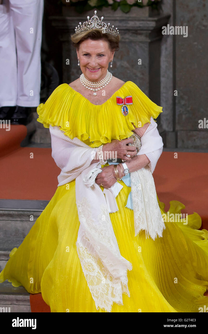 Königin Sonja von Norwegen, nach der Hochzeit von Prinz Carl Philip von Schweden und Sofia Hellqvist Stockfoto