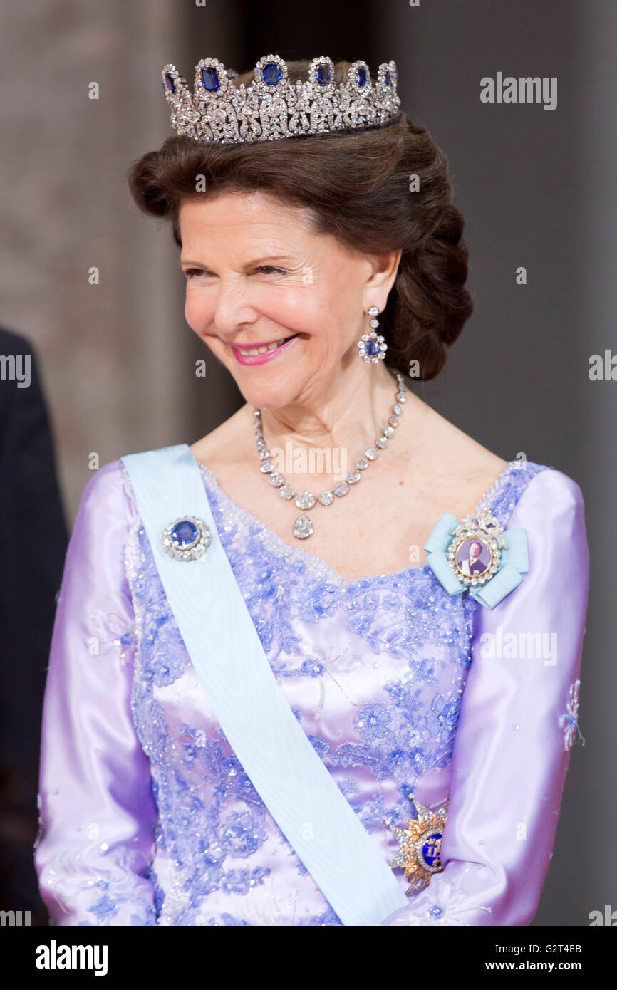 Königin Silvia von Schweden, besucht die Hochzeit von Prinz Carl Philip von Schweden und Sofia Hellqvist Stockfoto