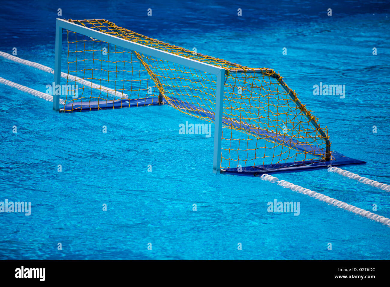 Wasserball Tor Tor in OlympiaSchwimmhalle Stockfotografie Alamy