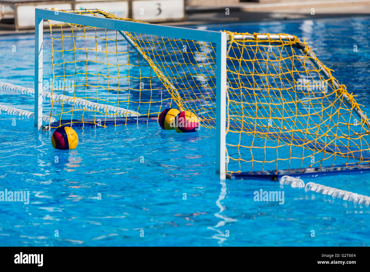 Wasserball Tor Tor in Olympia-Schwimmhalle Stockfotografie - Alamy