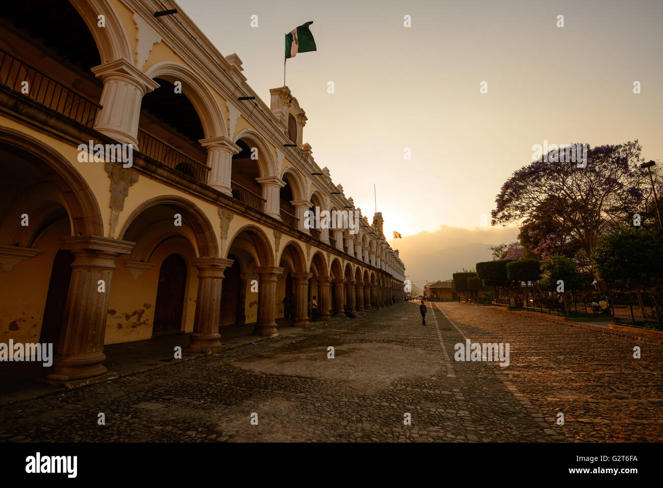 Antigua-Stadt bei Sonnenuntergang in Guatemala Stockfoto