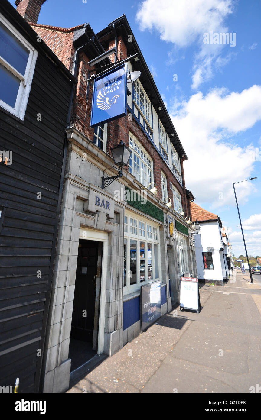 Spread Eagle Pub in Southend on Sea Essex. Im Besitz von Tavernen aus Punch. Ein beliebter Treffpunkt für Southend Udd Fußballfans Stockfoto
