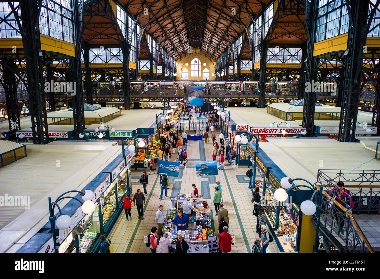 Der Großmarkt liegt am Ufer der Donau in Budapest, Ungarn Stockfoto