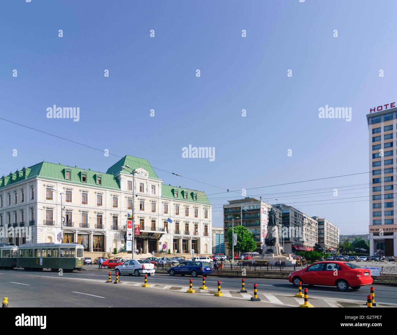 quadratische Piata Unirii (sic!) Mit dem Hotel Traian, Rumänien, Moldau, Moldawien, Moldau, Iasi Stockfoto
