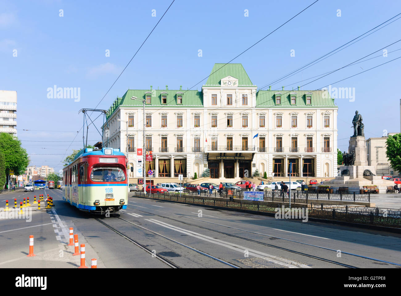 quadratische Piata Unirii (sic!) Mit dem Hotel Traian, Rumänien, Moldau, Moldawien, Moldau, Iasi Stockfoto