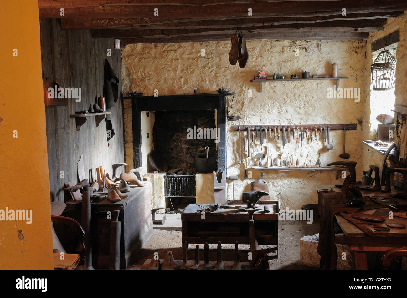 Schottland, Burns Country, Souter Johnnie Cottage, Schuhmacher-Werkstatt. Stockfoto