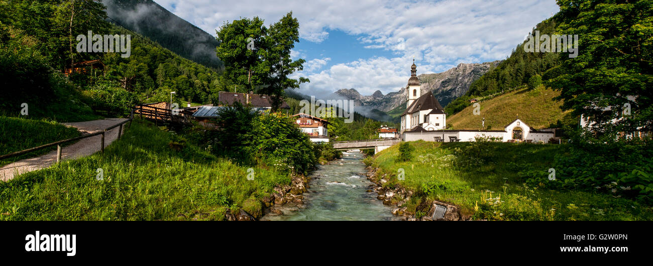 Panorama von Ramsau, ein malerisches Dorf in den Bayerischen Alpen bei Berchtesgaden Stockfoto