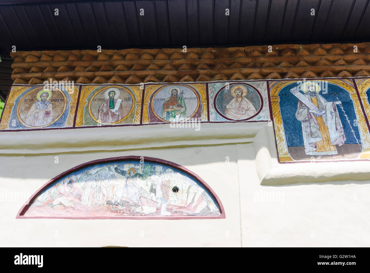 außen lackiert Kirche in Transkarpatien in Cheia, Rumänien, Siebenbürgen, Transsilvanien, Siebenbürgen (Transsilvanien), Moieciu Stockfoto