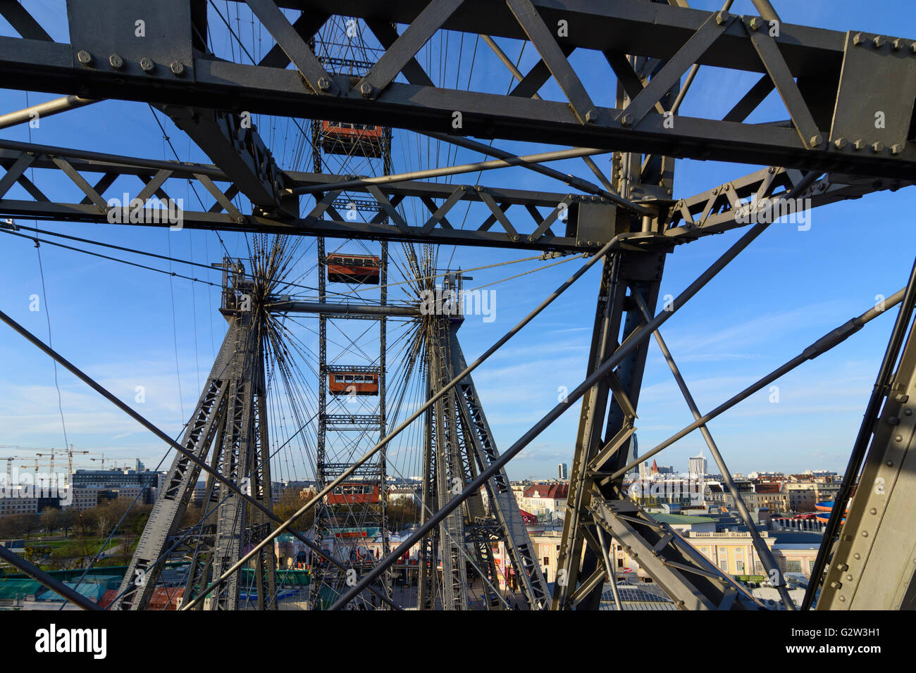 Riesenrad im Prater, schauen in Richtung DC Tower 1, Österreich, Wien, Wien Stockfoto