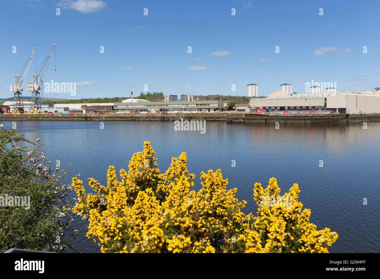 Stadt in Glasgow, Schottland. Der Fluss Clyde mit ehemaligen Schiffbau Websites, an der South Street, im Hintergrund. Stockfoto