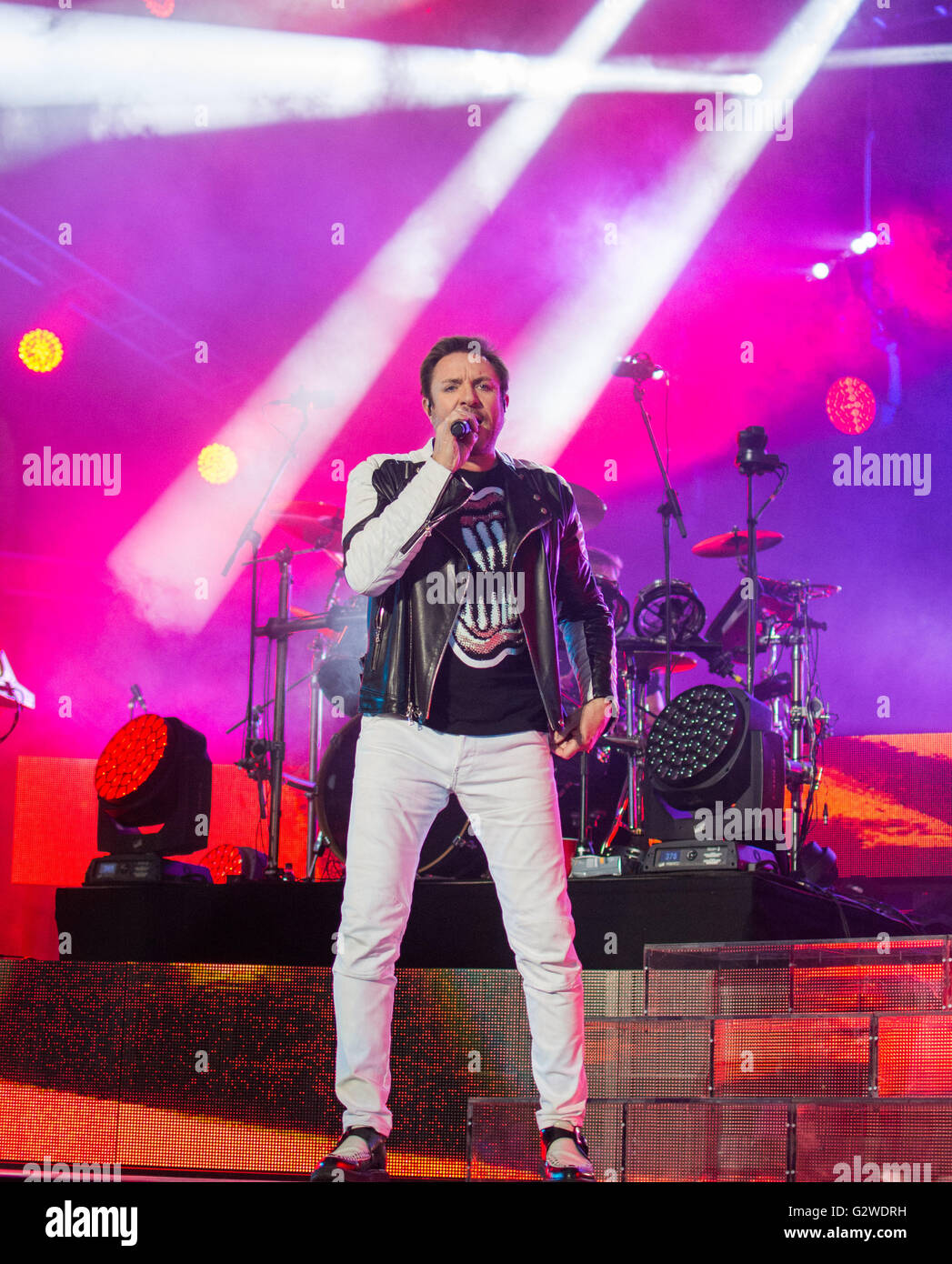 Eden Project. Cornwall. VEREINIGTES KÖNIGREICH. 3. Juni 2016. BBC Music Day Botschafter und Musiklegenden, Duran Duran titelte das Finale des BBC Music Day im Eden Project. Special Guests Nile Rodgers, Izzy Bizu und Laura Mvula mussten eine Zwangspause. Duran Duran explodierte auf der Musik-Szene der 1980er Jahre mit einer Reihe von Hits, darunter Girls On Film, Rio, ist es etwas ich wissen sollte?, The Reflex und Wild Boys. Die ursprünglichen Mitglieder - Simon Le Bon (Leadvocals), Nick Rhodes (Keyboard), John Taylor (Bass) und Schlagzeuger Roger Taylor - sind noch in der Band. Bildnachweis: Simon Maycock/Alamy Live-Nachrichten Stockfoto