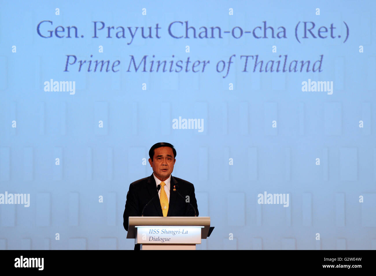 Singapur. 3. Juni 2016. Thailändische Premierminister Prayut Chan-o-Cha befasst sich mit der 15. Shangri-La-Dialog in Singapur 3. Juni 2016. Durch die Zusammenarbeit regionaler Konflikte gelöst werden sollen, sagte Prayut Chan-o-Cha. © Dahin Chih Wey/Xinhua/Alamy Live-Nachrichten Stockfoto